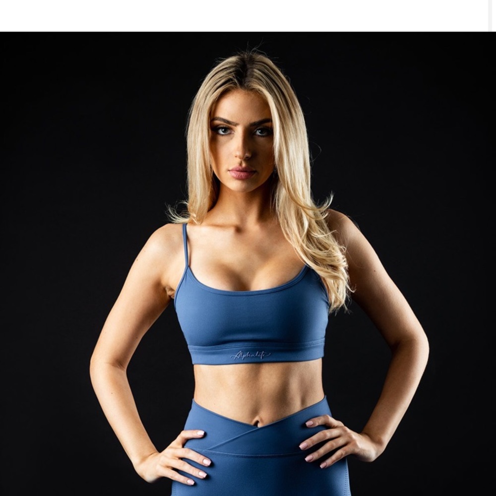 SOLD**Alphalete limitless sports bra